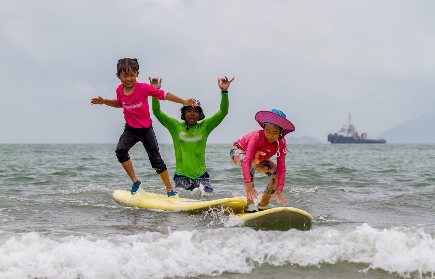 Surfing & SUP Private Group Lesson